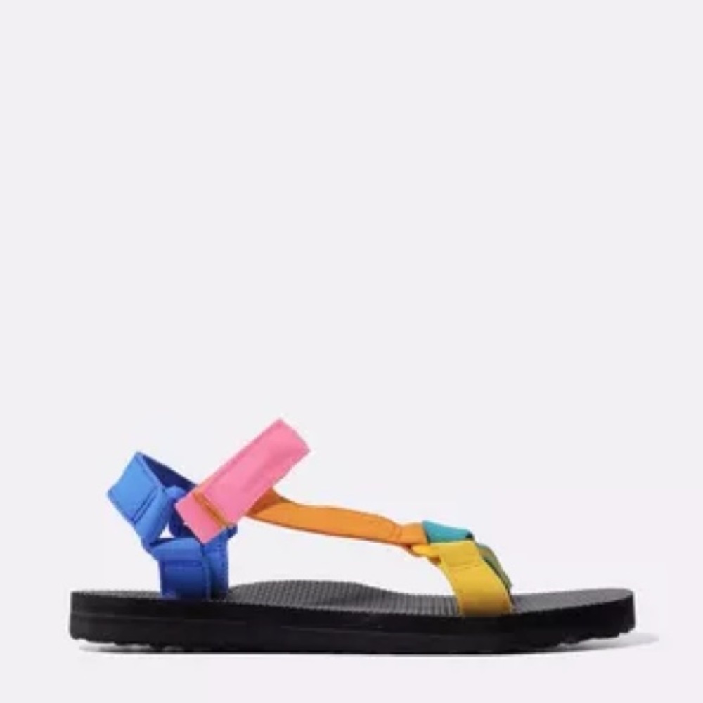 Teva kids unisex girls or boys size 9
